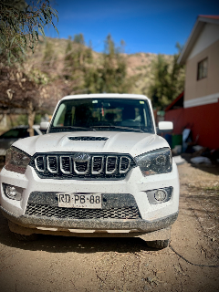 Mahindra Pick Up 2021